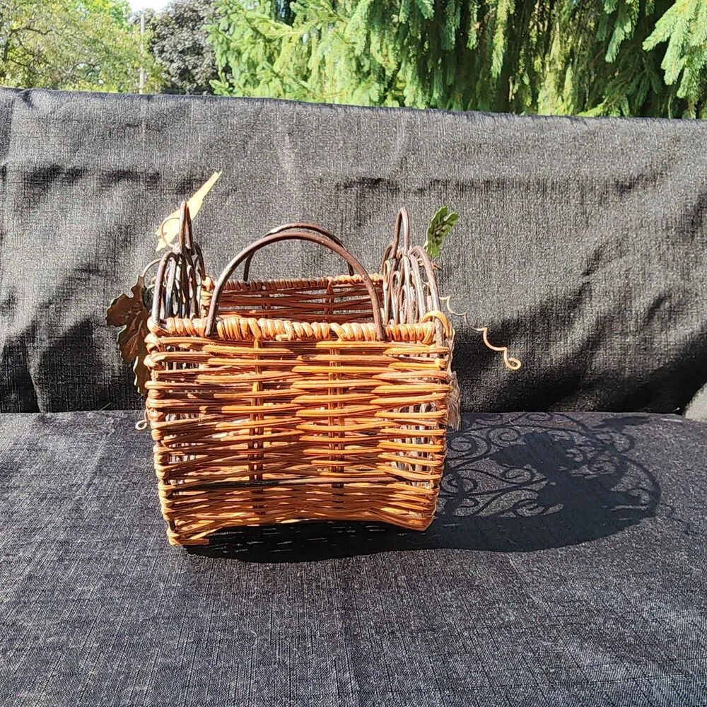 Unbranded wire pumpkin